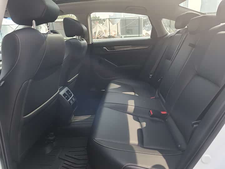 Фото 5 - Honda Accord