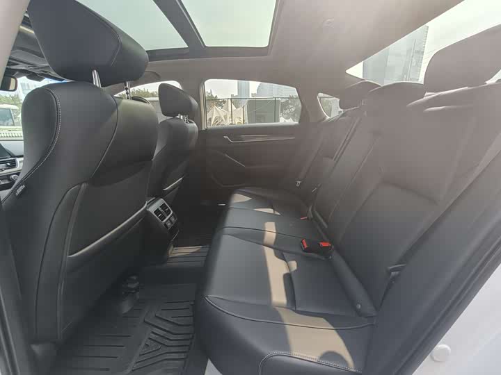 Фото 6 - Honda Accord