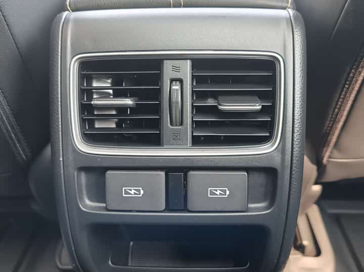 Фото 9 - Honda Accord