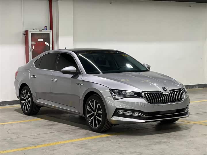 Фото 3 - Skoda Superb