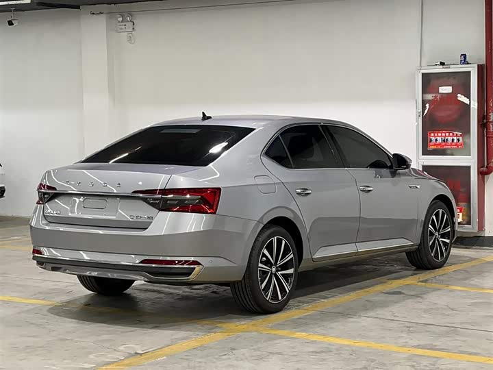 Фото 5 - Skoda Superb