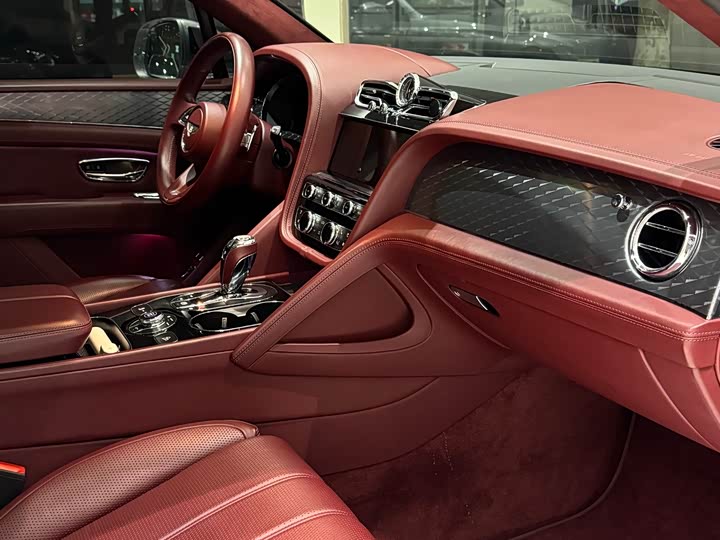 Фото 9 - Bentley Bentayga