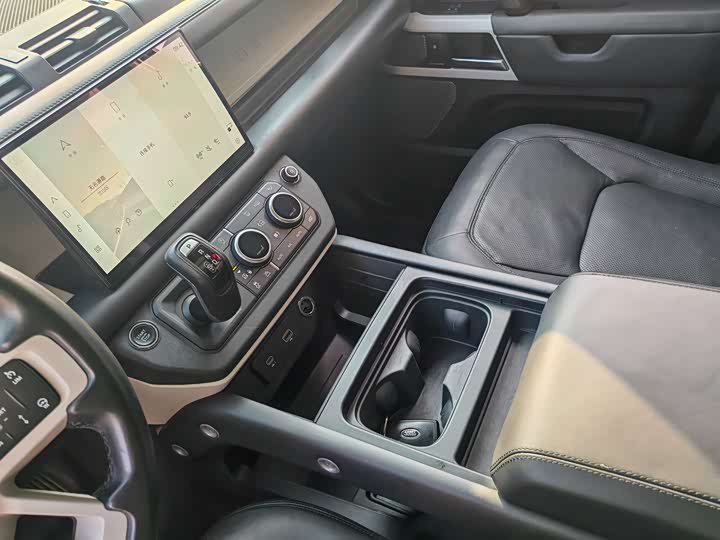 Фото 8 - Land Rover Defender