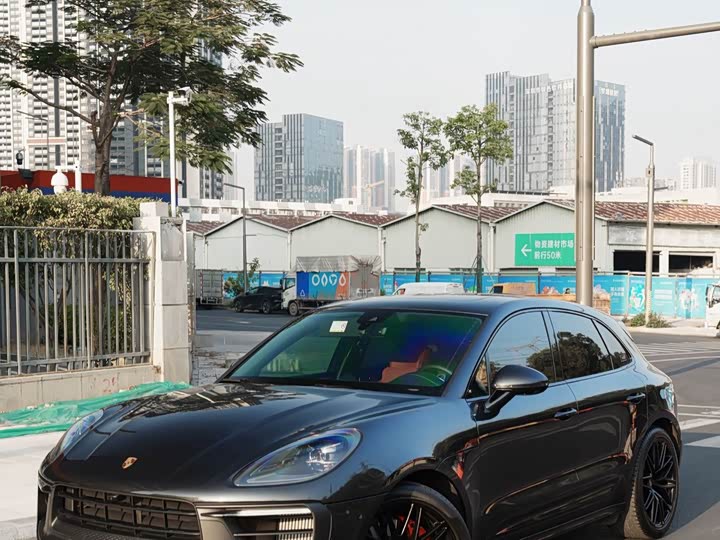 Фото 1 - Porsche Macan