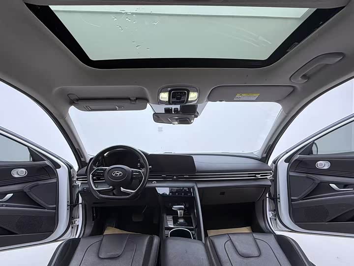 Фото 5 - Hyundai Elantra N line