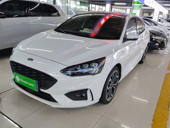 Фото 2 - Ford Focus