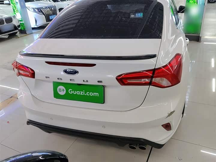 Фото 6 - Ford Focus