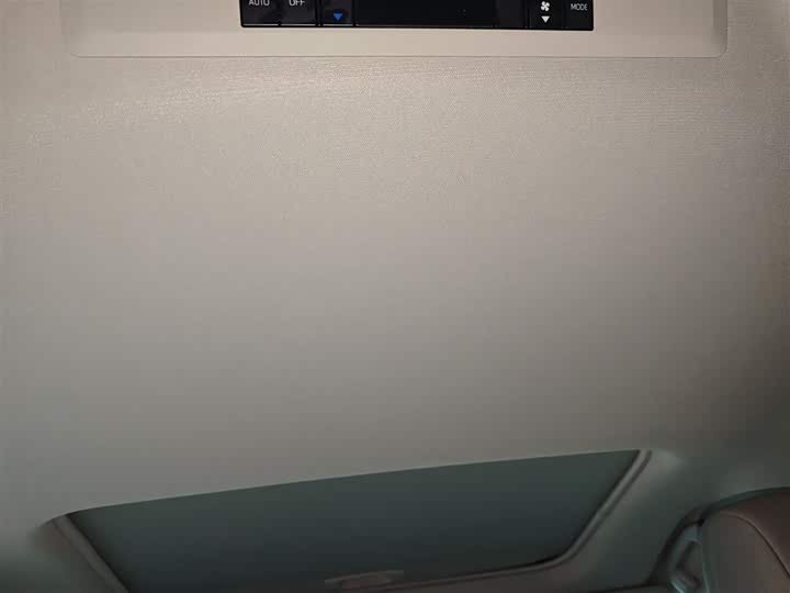 Фото 8 - Toyota Sienna