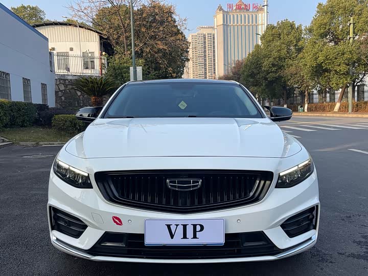 Фото 2 - Geely Preface