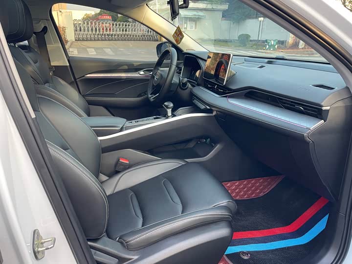 Фото 9 - Geely Preface