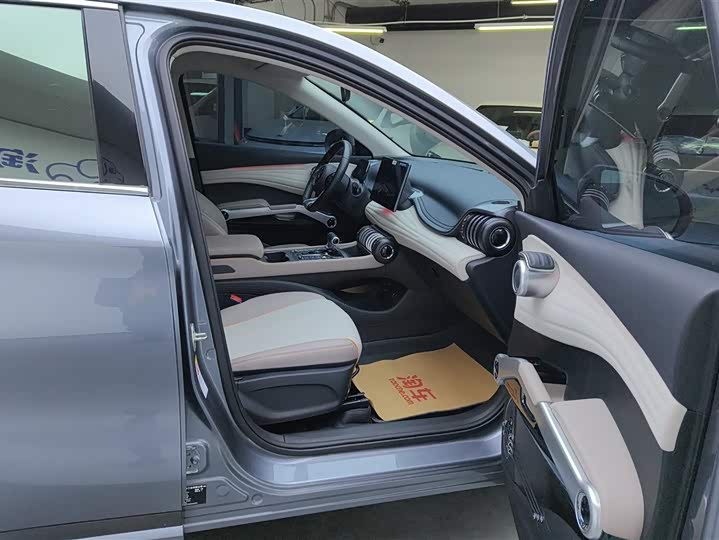 Фото 8 - BYD Yuan Plus