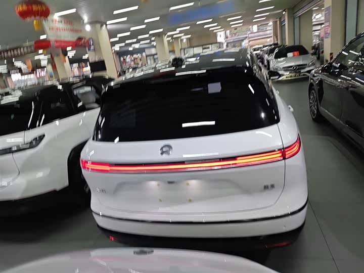 Фото 6 - Nio ES8