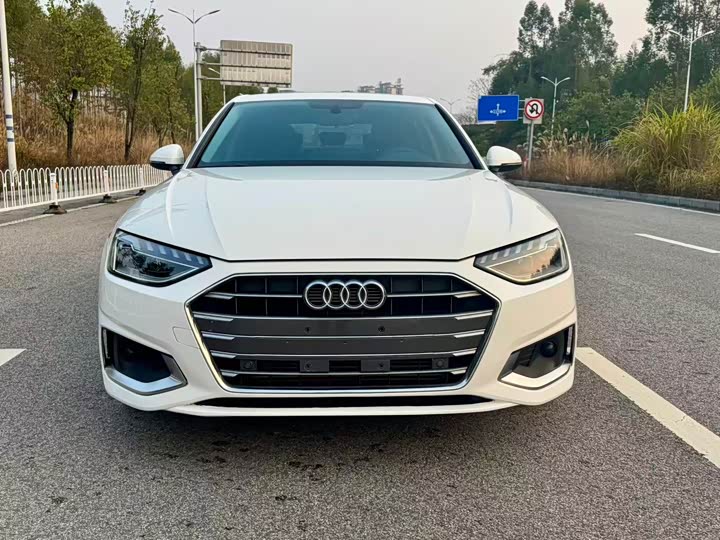 Фото 1 - Audi A4L