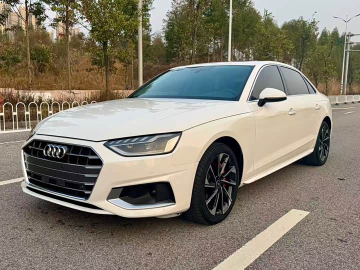 Фото 3 - Audi A4L