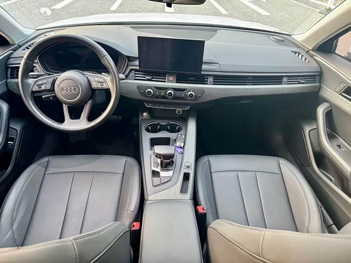 Фото 6 - Audi A4L