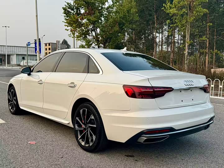 Фото 7 - Audi A4L