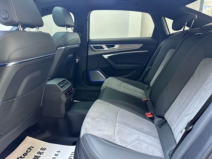 Фото 5 - Audi A6L