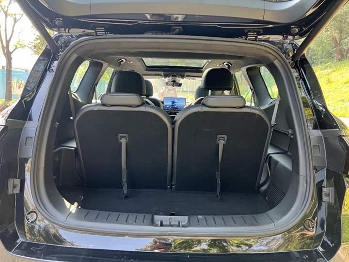 Фото 5 - Geely Okavango L