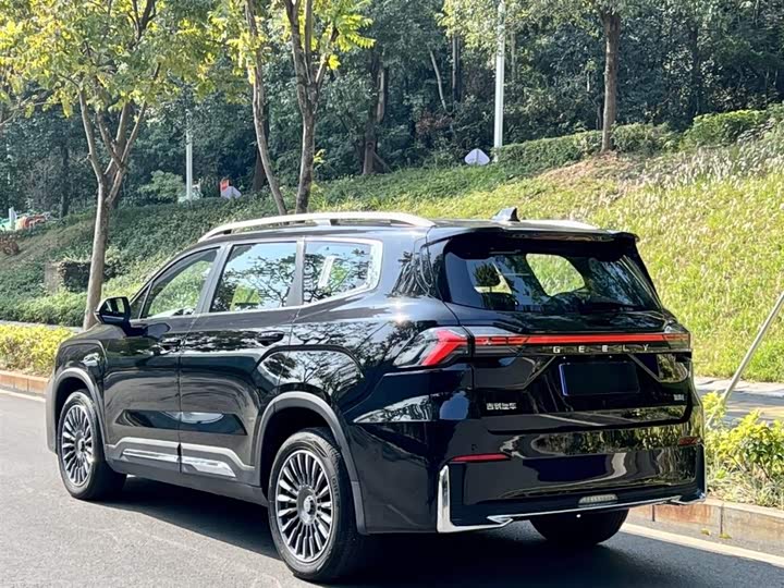 Фото 8 - Geely Okavango L