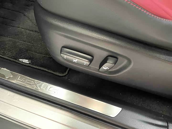 Фото 7 - Lexus NX