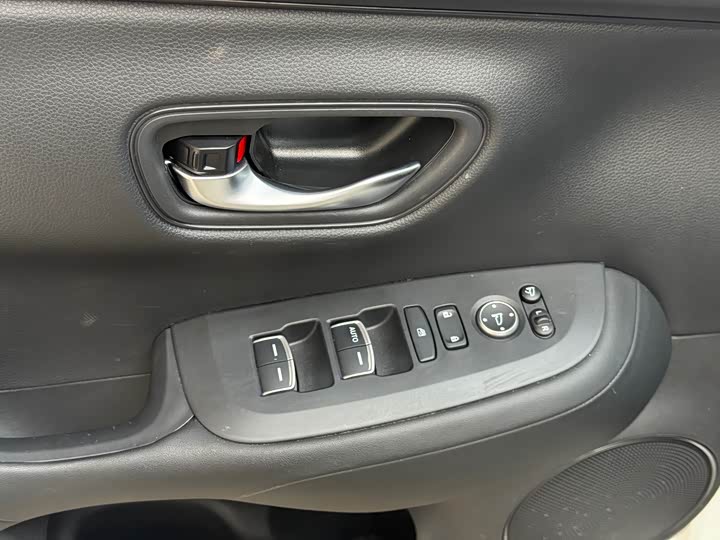 Фото 4 - Honda ZR-V