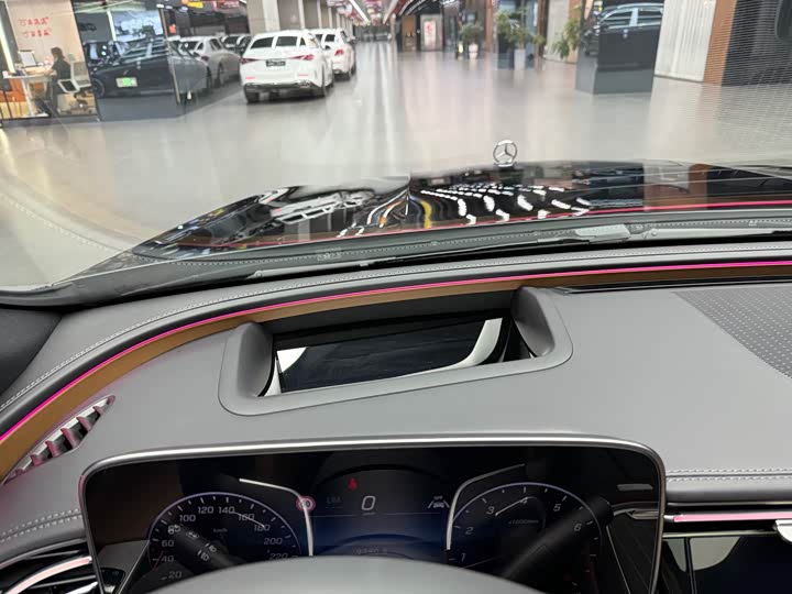 Фото 7 - Mercedes-Benz E-Class