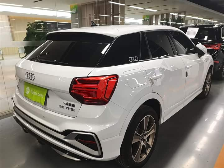 Фото 7 - Audi Q2L