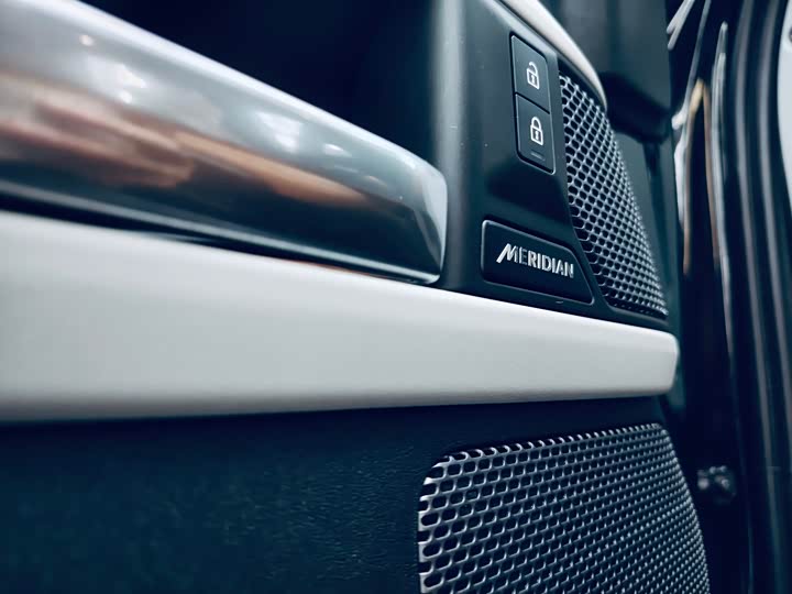 Фото 7 - Land Rover Defender