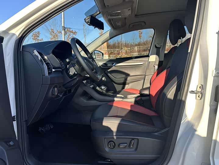 Фото 4 - Skoda Karoq