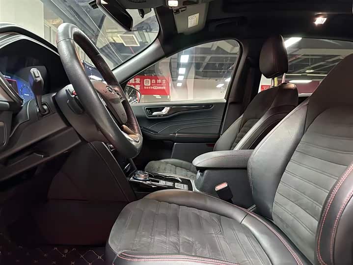 Фото 7 - Ford Escape