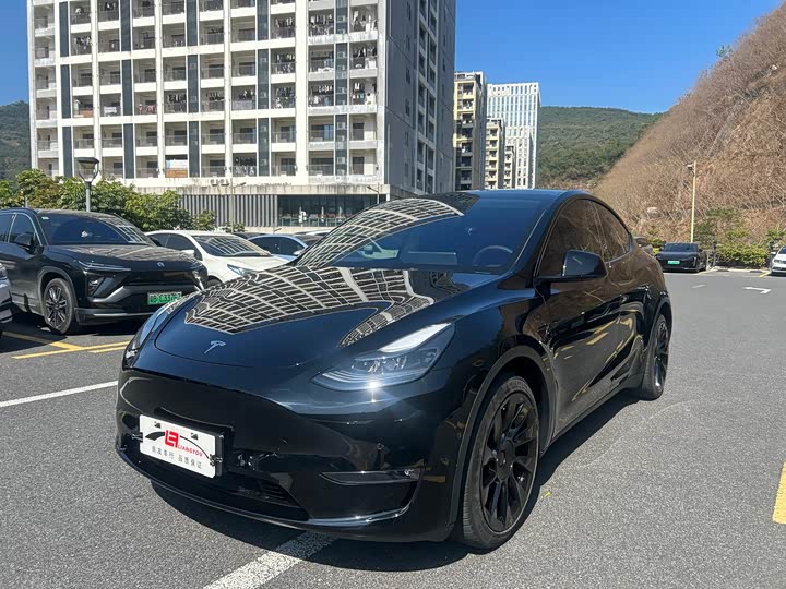 Фото 1 - Tesla Model Y