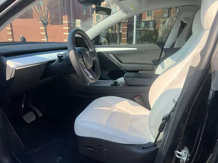 Фото 4 - Tesla Model Y