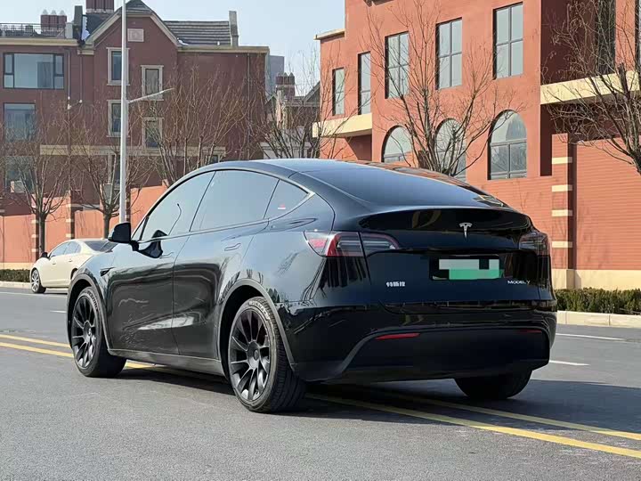 Фото 7 - Tesla Model Y