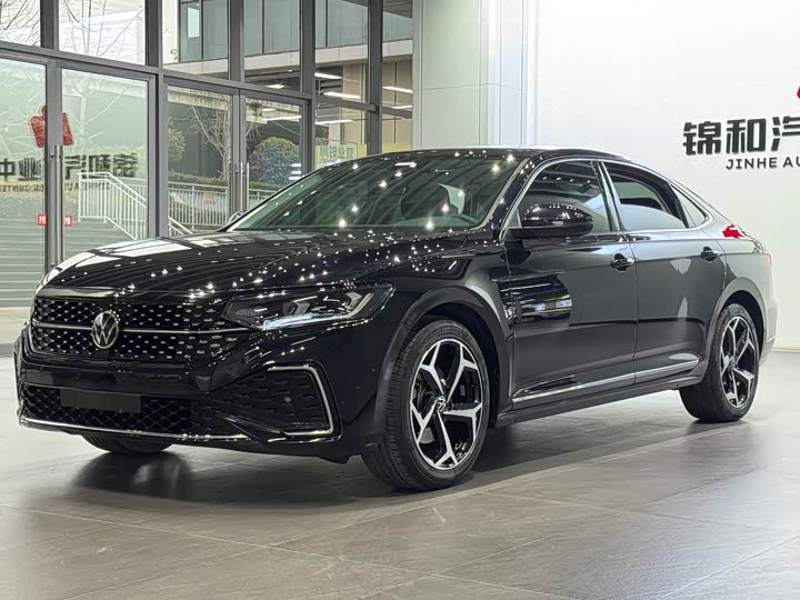 Фото 1 - Volkswagen Passat