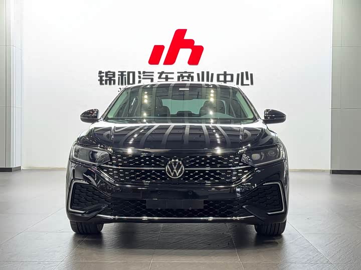 Фото 2 - Volkswagen Passat