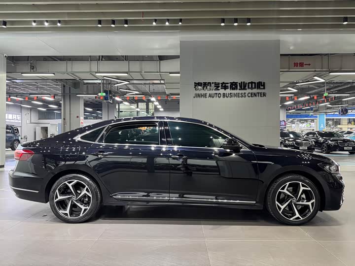 Фото 4 - Volkswagen Passat