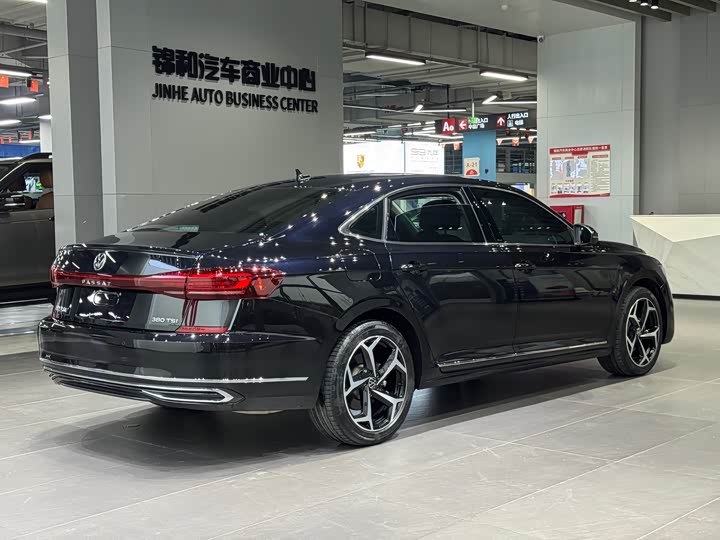 Фото 5 - Volkswagen Passat