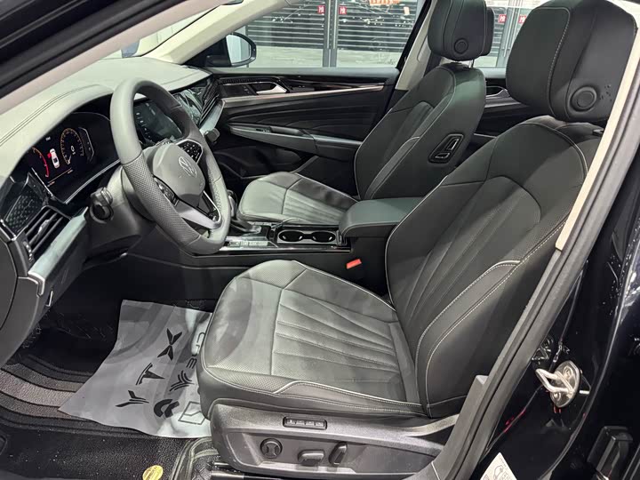 Фото 8 - Volkswagen Passat