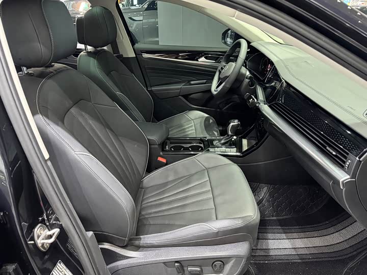 Фото 9 - Volkswagen Passat