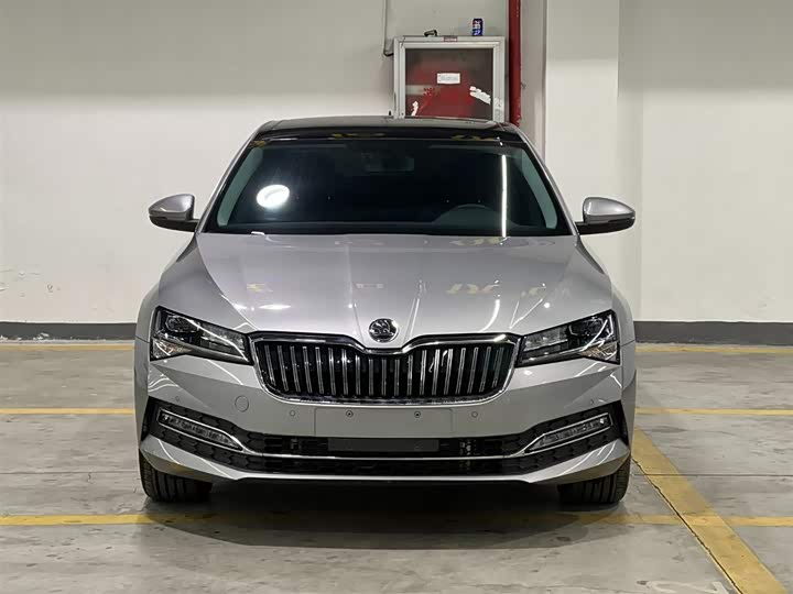 Фото 2 - Skoda Superb