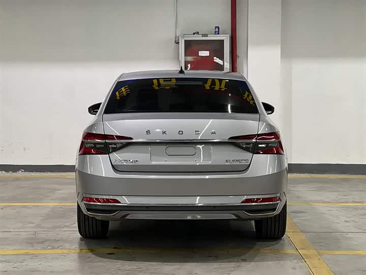 Фото 6 - Skoda Superb