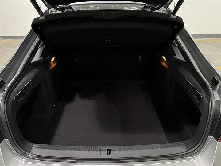 Фото 7 - Skoda Superb