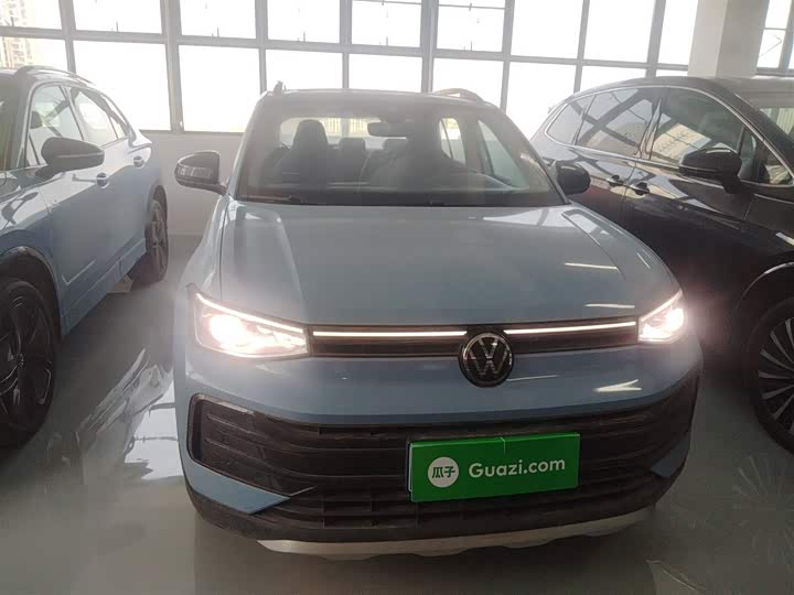 Фото 3 - Volkswagen Tharu