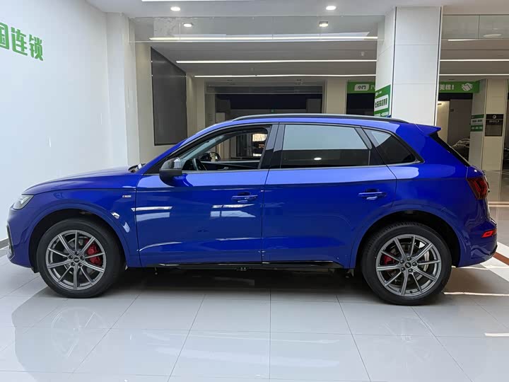 Фото 7 - Audi Q5L