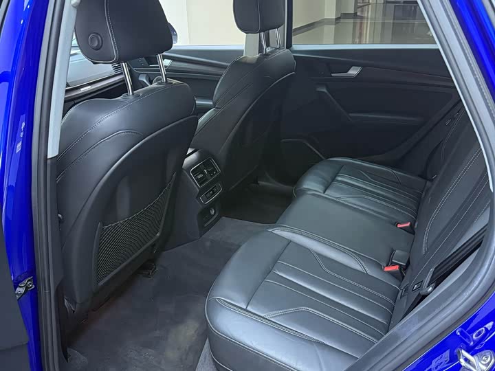 Фото 8 - Audi Q5L