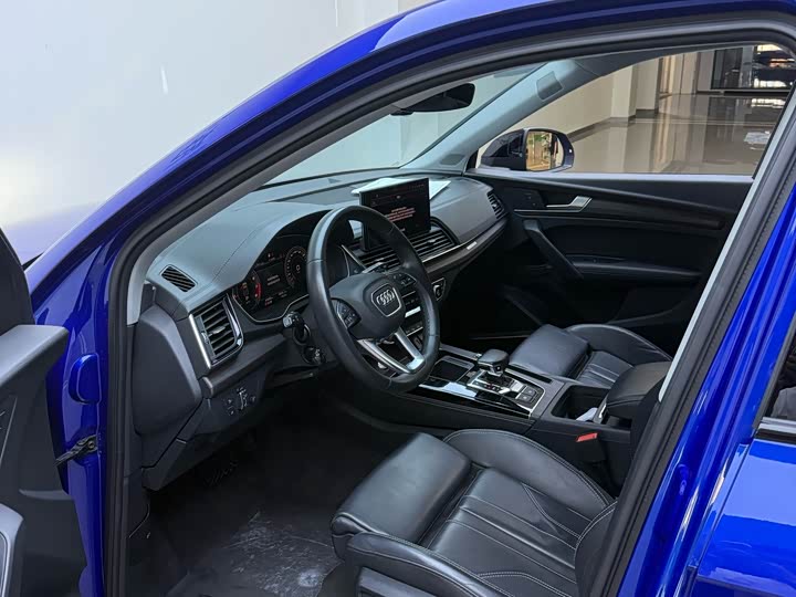 Фото 9 - Audi Q5L