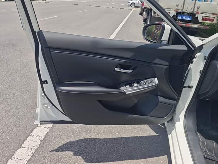 Фото 7 - Nissan Sylphy