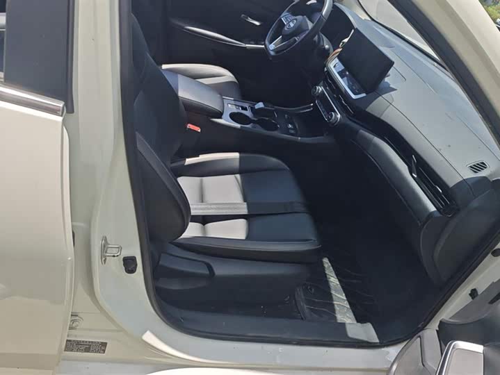 Фото 8 - Nissan Sylphy