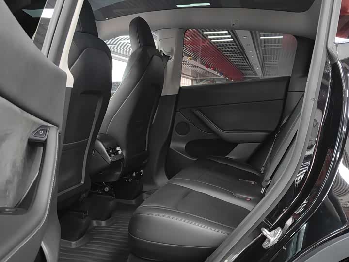 Фото 4 - Tesla Model Y