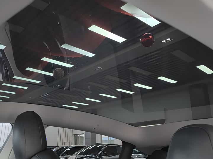 Фото 8 - Tesla Model Y